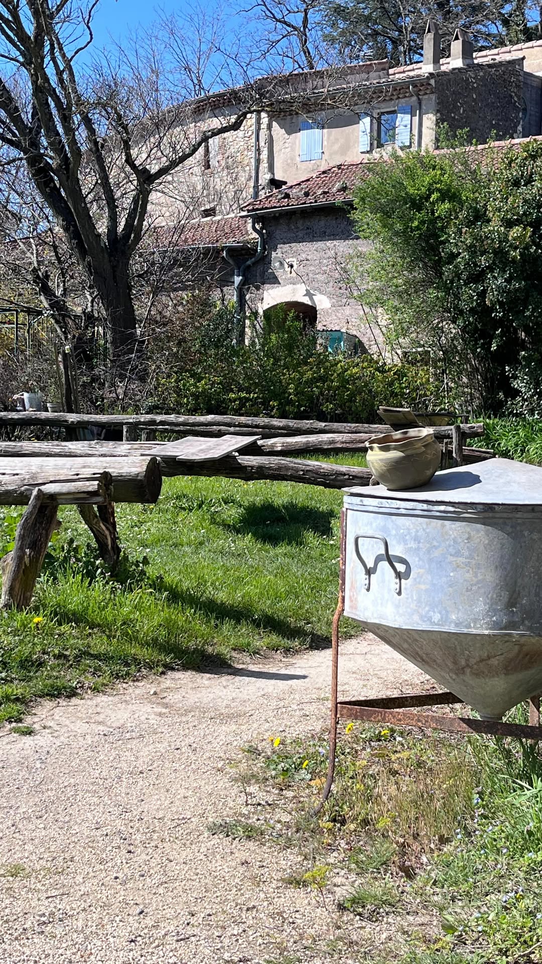 La fabrique de poterie de Cliousclat